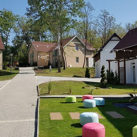Kenese-Voelgye Villahotel Balatonkenese Eksteriør billede