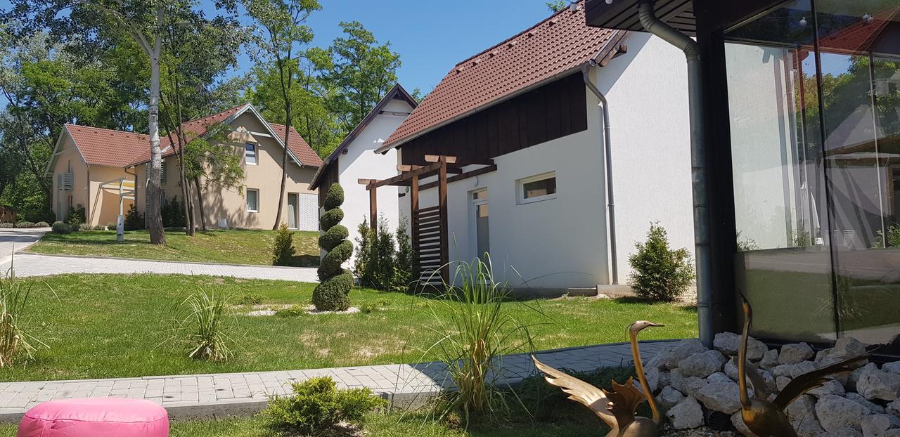 Kenese-Voelgye Villahotel Balatonkenese Eksteriør billede