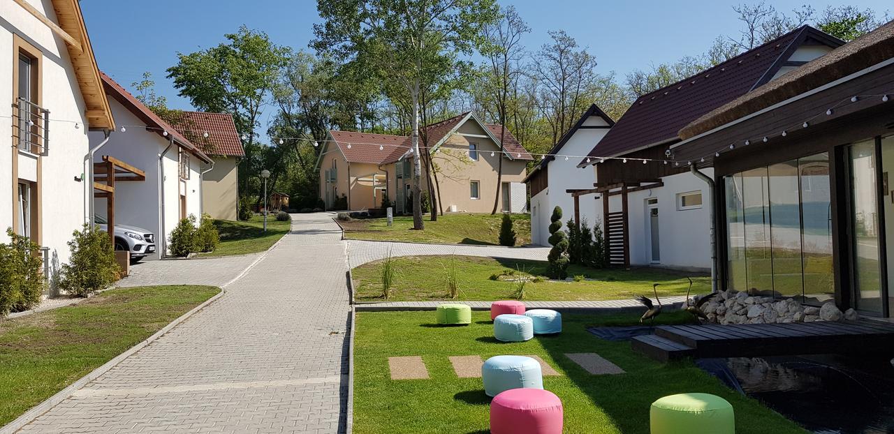 Kenese-Voelgye Villahotel Balatonkenese Eksteriør billede